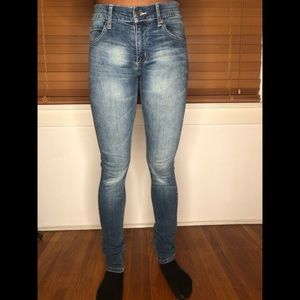 Skinny jeans